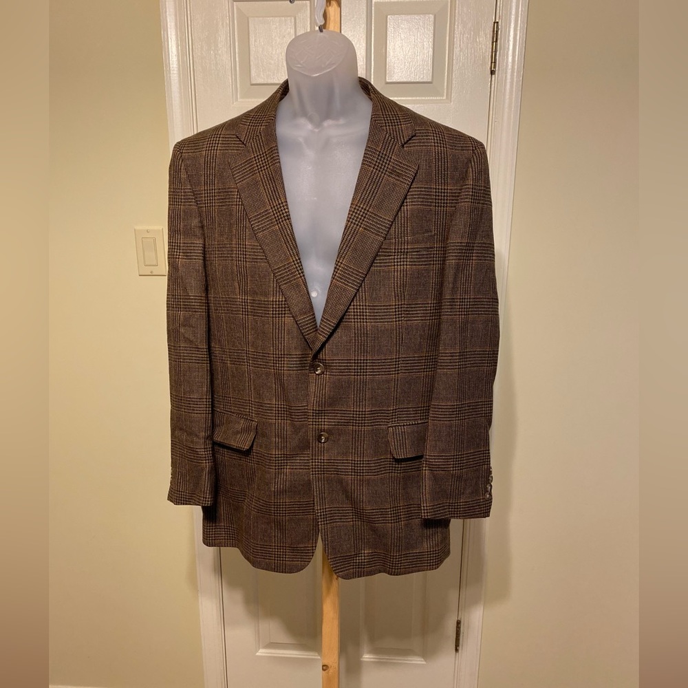 Jos. A. Bank - Mens lovely plaid blazer (brown/tan/burgundy, Size: 43R